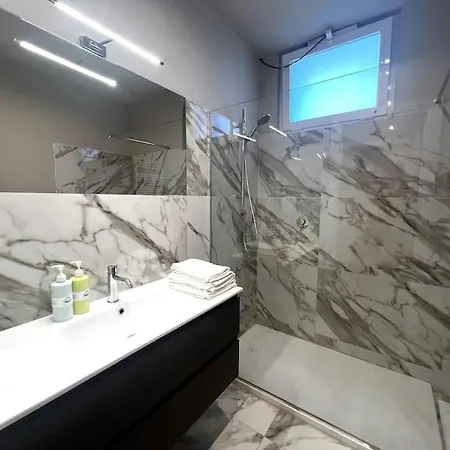 Sweet Apartment *